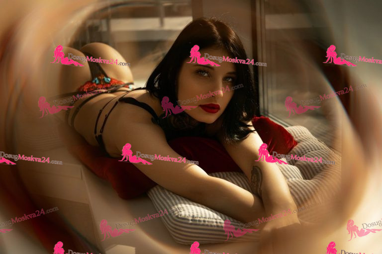 Проститутка Ксения - грудь 2.5, рост 167 см, вес 47 кг, цвет волос Брюнетки, национальность Русские, Славянки