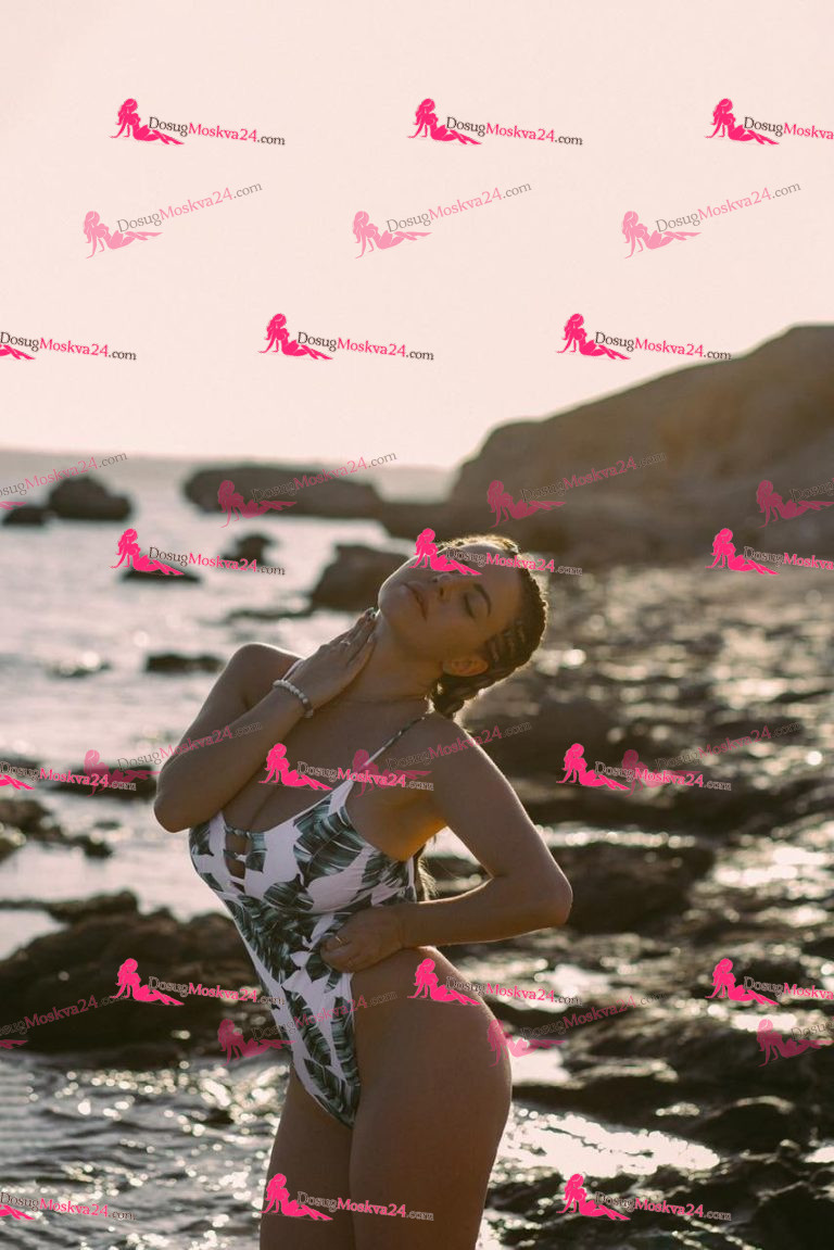 Проститутка Глория - грудь 4, рост 156 см, вес 53 кг, цвет волос Шатенки, национальность Русские, Славянки