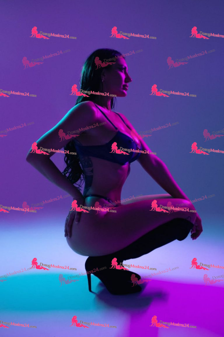 Проститутка Джоли - грудь 4, рост 175 см, вес 57 кг, цвет волос Шатенки, национальность Русские, Славянки