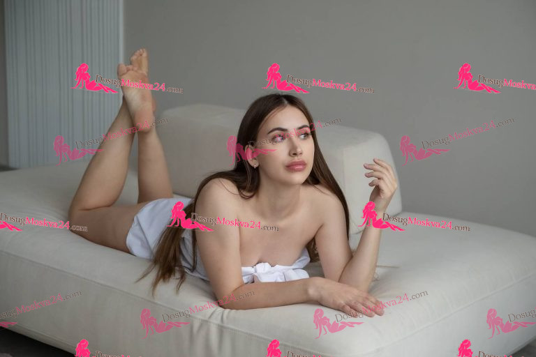 Проститутка Лола - грудь 2, рост 168 см, вес 52 кг, цвет волос Брюнетки, Рыжие, национальность Русские, Славянки