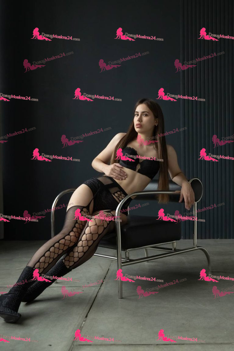 Проститутка Лола - грудь 2, рост 168 см, вес 52 кг, цвет волос Брюнетки, Рыжие, национальность Русские, Славянки