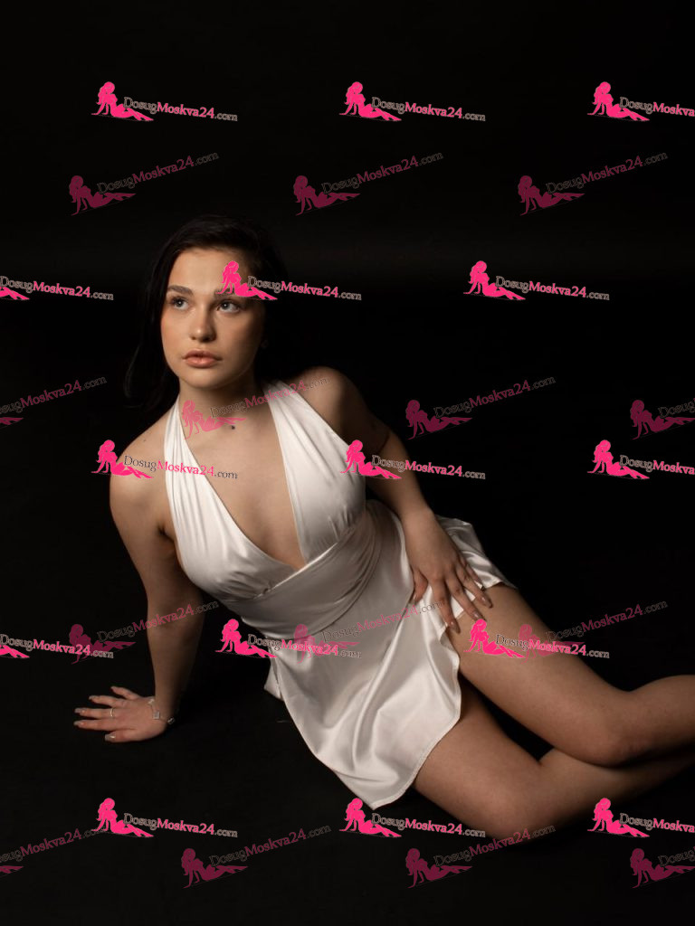 Проститутка Есения - грудь 1, рост 165 см, вес 53 кг, цвет волос Брюнетки, национальность Русские, Славянки