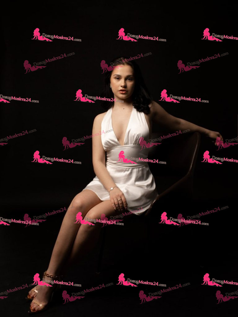 Проститутка Есения - грудь 1, рост 165 см, вес 53 кг, цвет волос Брюнетки, национальность Русские, Славянки