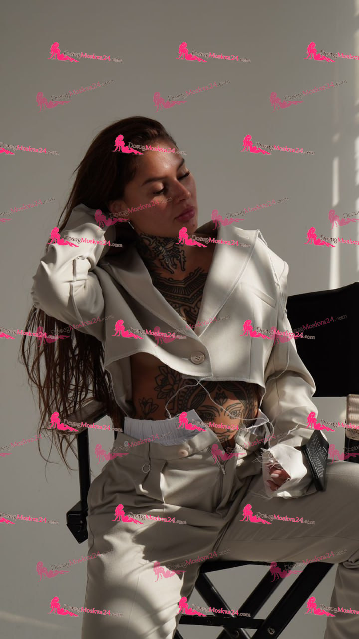 Проститутка Слава - грудь 3, рост 170 см, вес 65 кг, цвет волос Шатенки, национальность Русские, Славянки