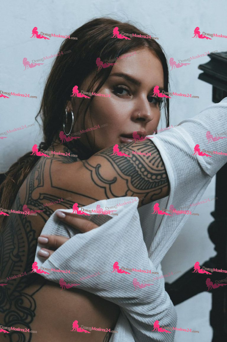 Проститутка Слава - грудь 3, рост 170 см, вес 65 кг, цвет волос Шатенки, национальность Русские, Славянки