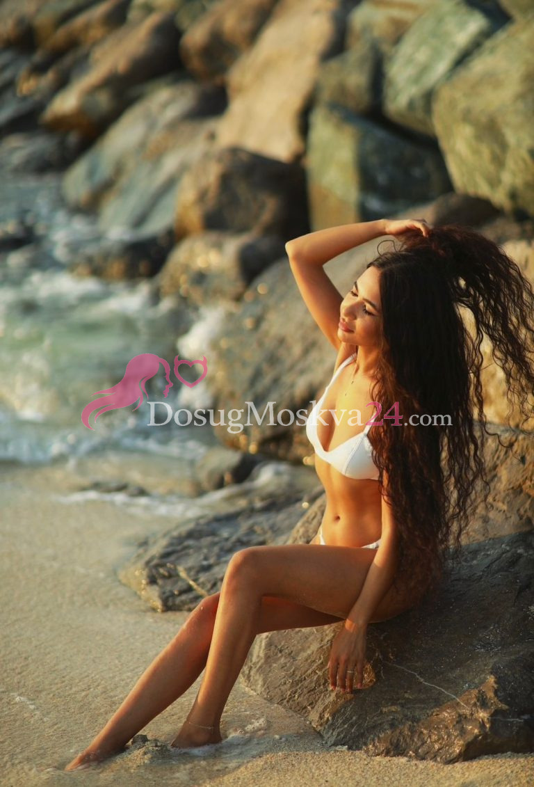 Проститутка Лейла - грудь 2, рост 167 см, вес 53 кг, цвет волос Шатенки, национальность Славянки