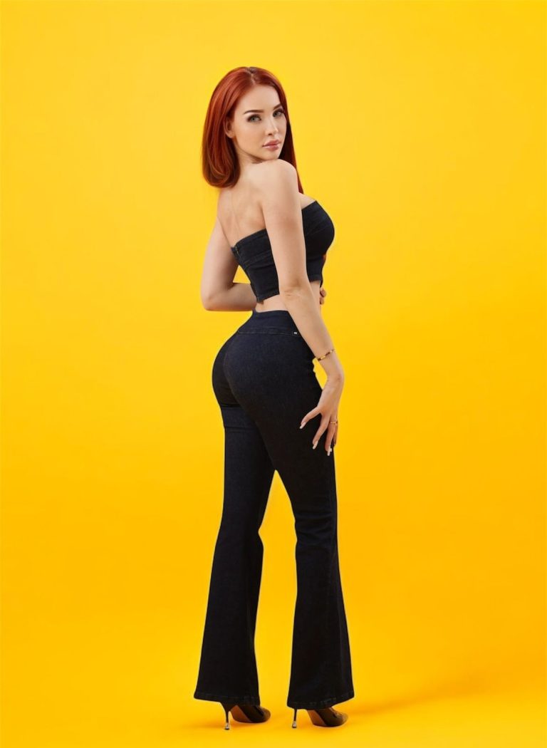 Проститутка Сабина - грудь 3, рост 167 см, вес 53 кг, цвет волос Рыжие, национальность Славянки