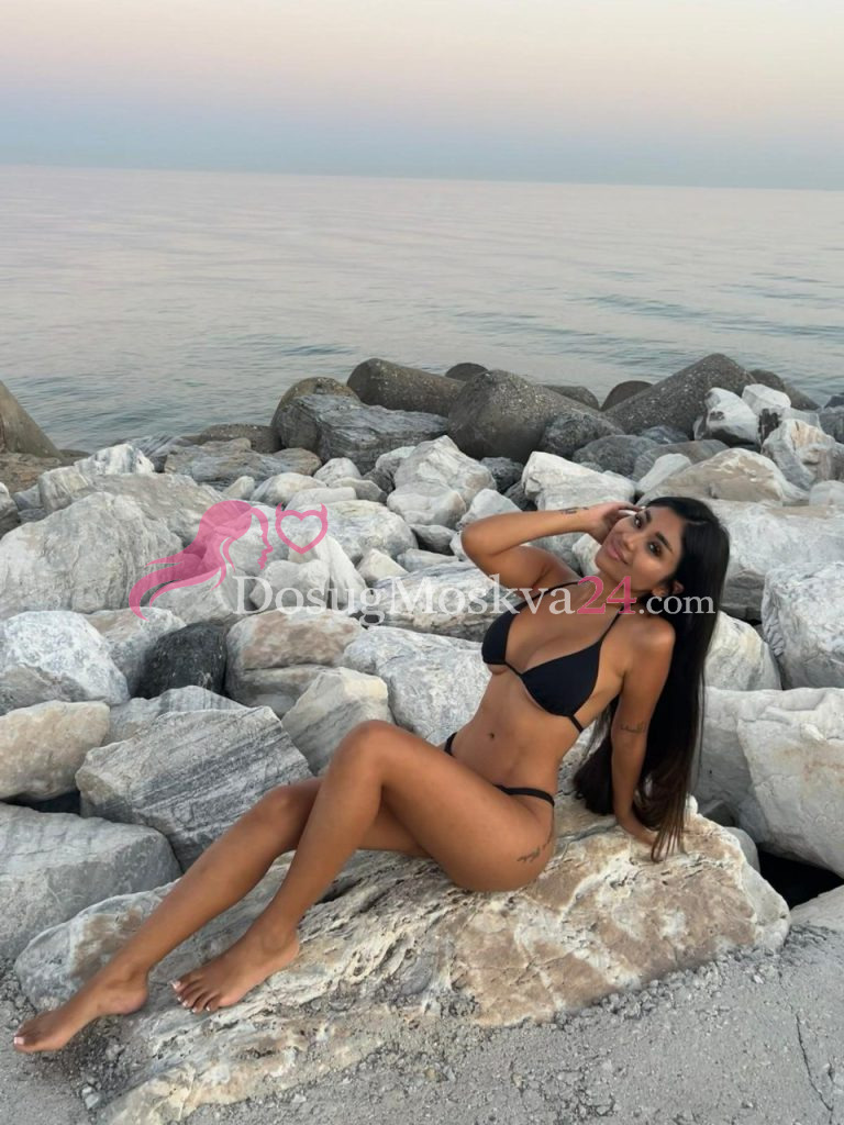 Проститутка Каталина - грудь 3, рост 168 см, вес 49 кг, цвет волос Шатенки, национальность Славянки