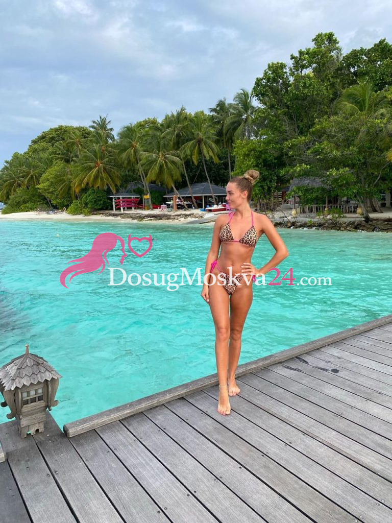 Проститутка Alexsa - грудь 2, рост 169 см, вес 51 кг, цвет волос Брюнетки, национальность Славянки