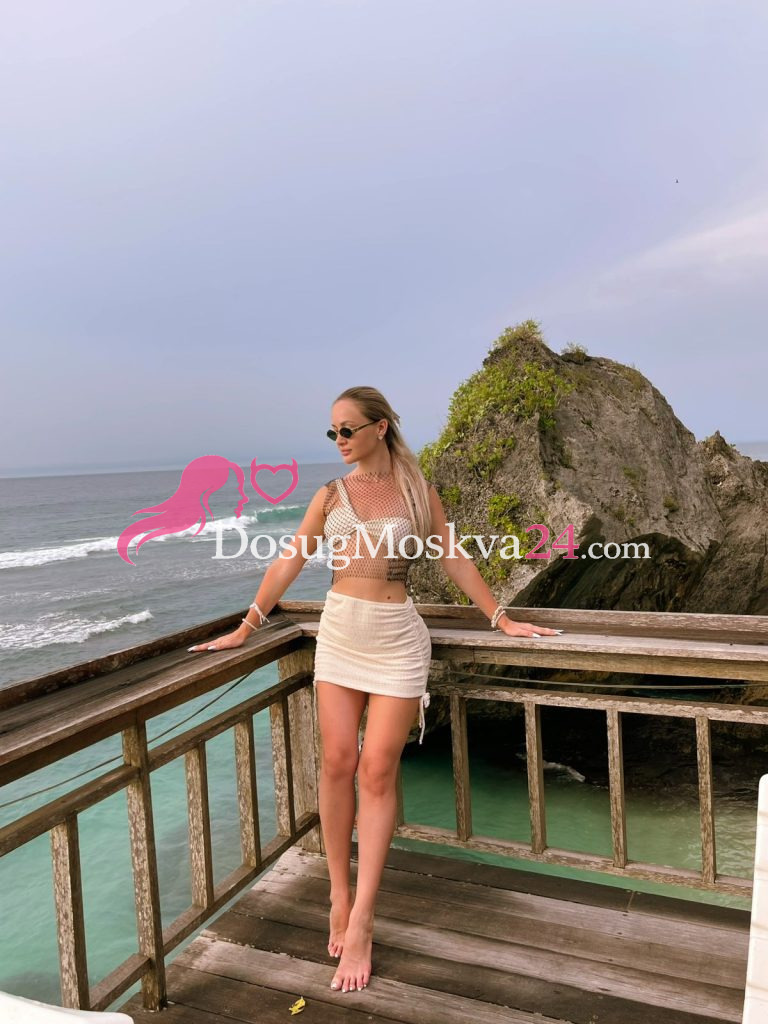 Проститутка Александра - грудь 2, рост 169 см, вес 52 кг, цвет волос Блондинки, национальность Славянки