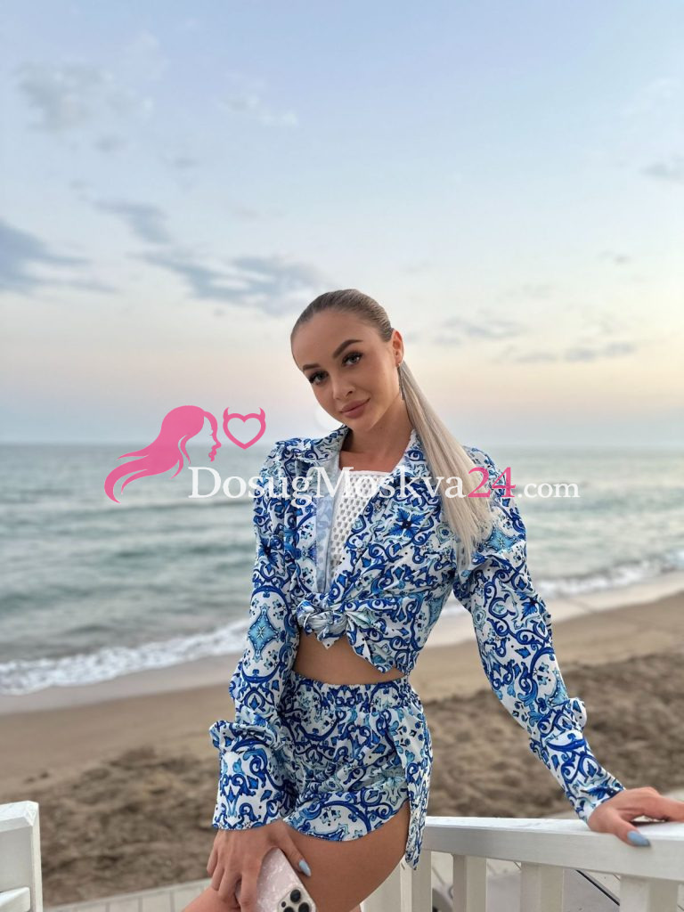 Проститутка Александра - грудь 2, рост 169 см, вес 52 кг, цвет волос Блондинки, национальность Славянки