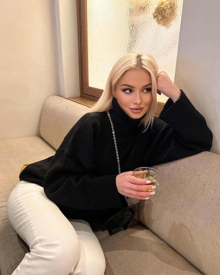 Проститутка Тиффани - грудь 2, рост 174 см, вес 53 кг, цвет волос Блондинки, национальность Славянки