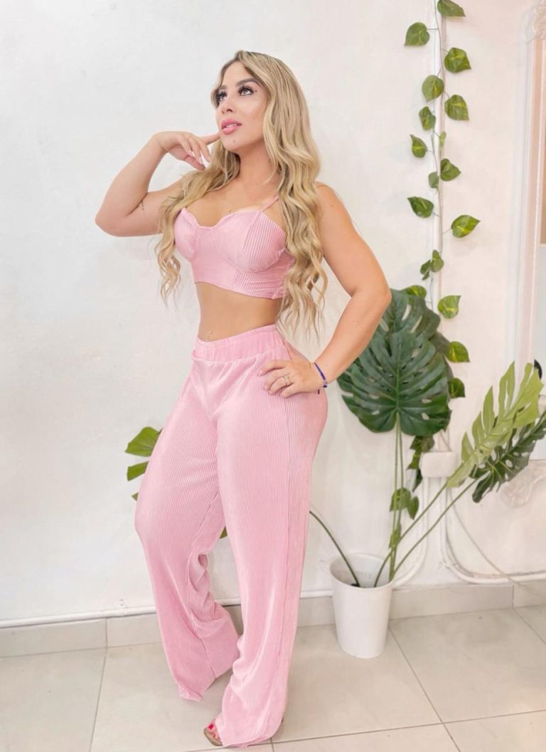 Проститутка Мариана - грудь 3, рост 160 см, вес 65 кг, цвет волос Блондинки, национальность Славянки