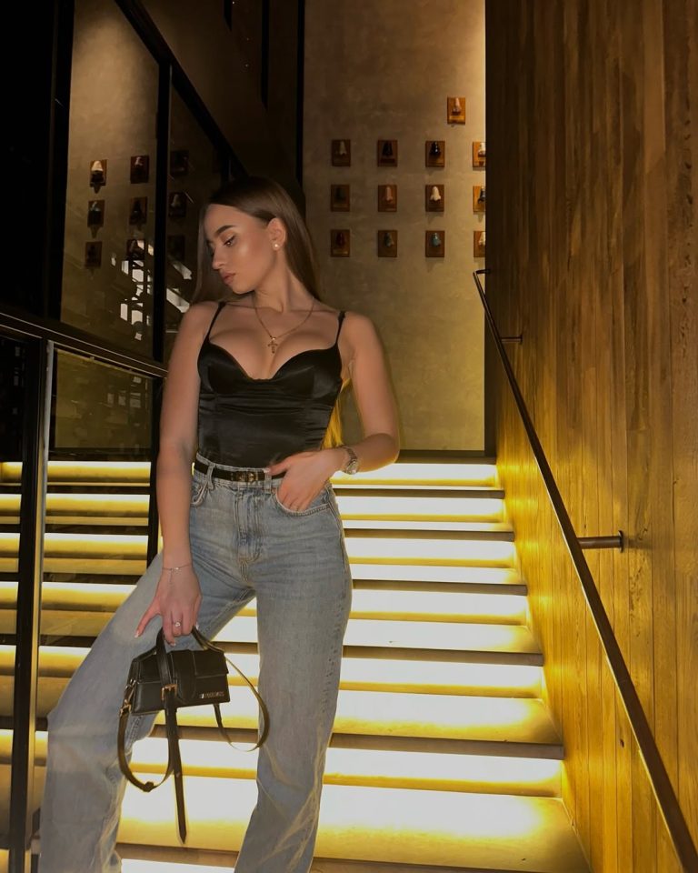 Проститутка Ноэль - грудь 2, рост 175 см, вес 59 кг, цвет волос Блондинки, национальность Славянки