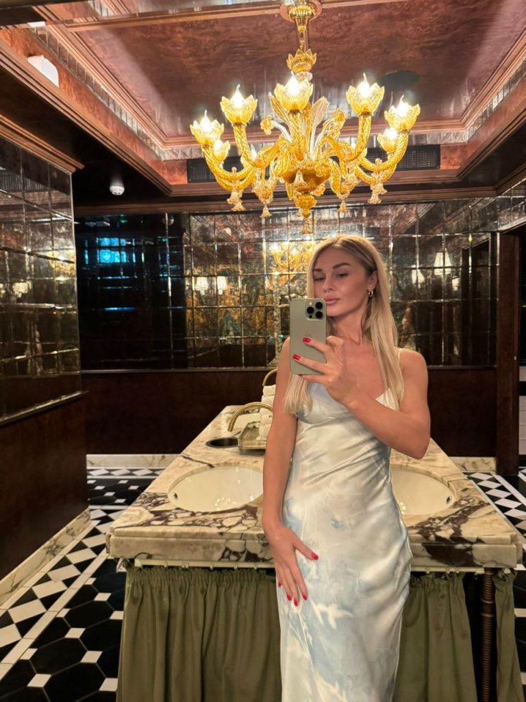 Проститутка Талия - грудь 2, рост 162 см, вес 49 кг, цвет волос Блондинки, национальность Славянки