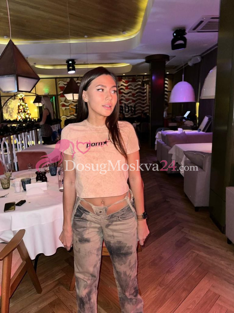 Проститутка Кэри - грудь 2, рост 167 см, вес 51 кг, цвет волос Брюнетки, национальность Славянки