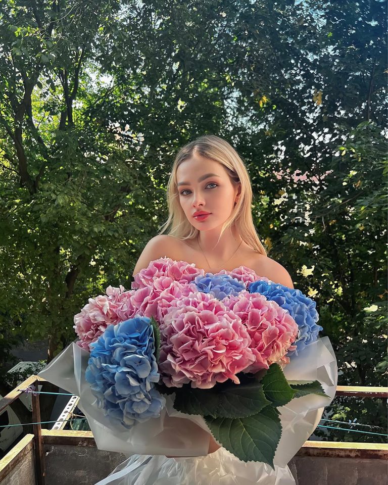 Проститутка Шарлотта - грудь 2, рост 169 см, вес 56 кг, цвет волос Блондинки, национальность Славянки