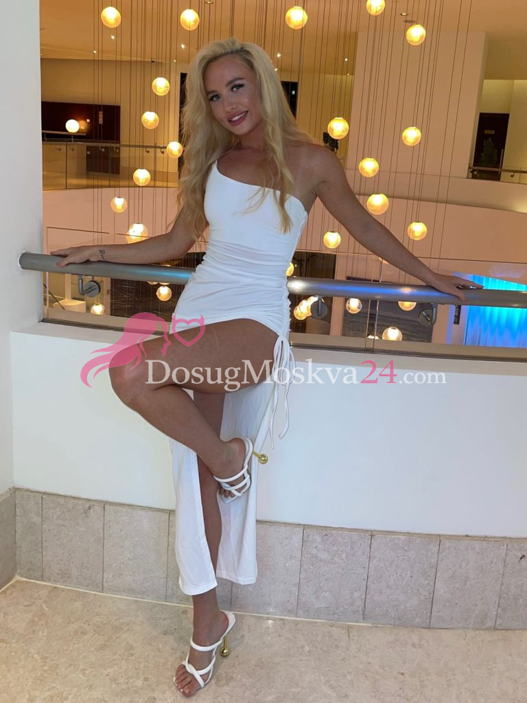 Проститутка Дейзи - грудь 1, рост 165 см, вес 52 кг, цвет волос Блондинки, национальность Славянки