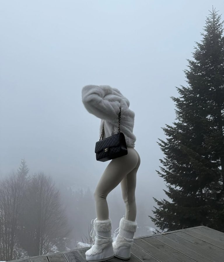 Проститутка Оливия - грудь 2, рост 165 см, вес 55 кг, цвет волос Блондинки, национальность Славянки