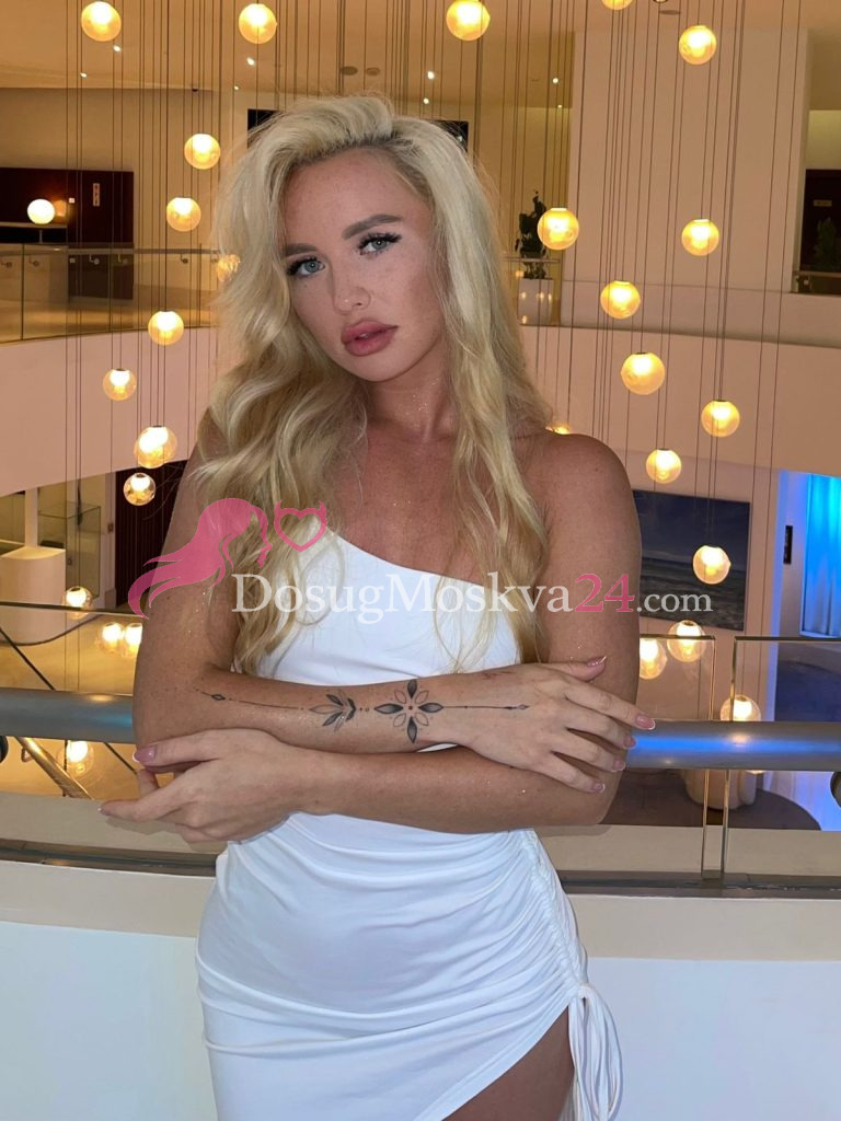 Проститутка Дейзи - грудь 1, рост 165 см, вес 52 кг, цвет волос Блондинки, национальность Славянки