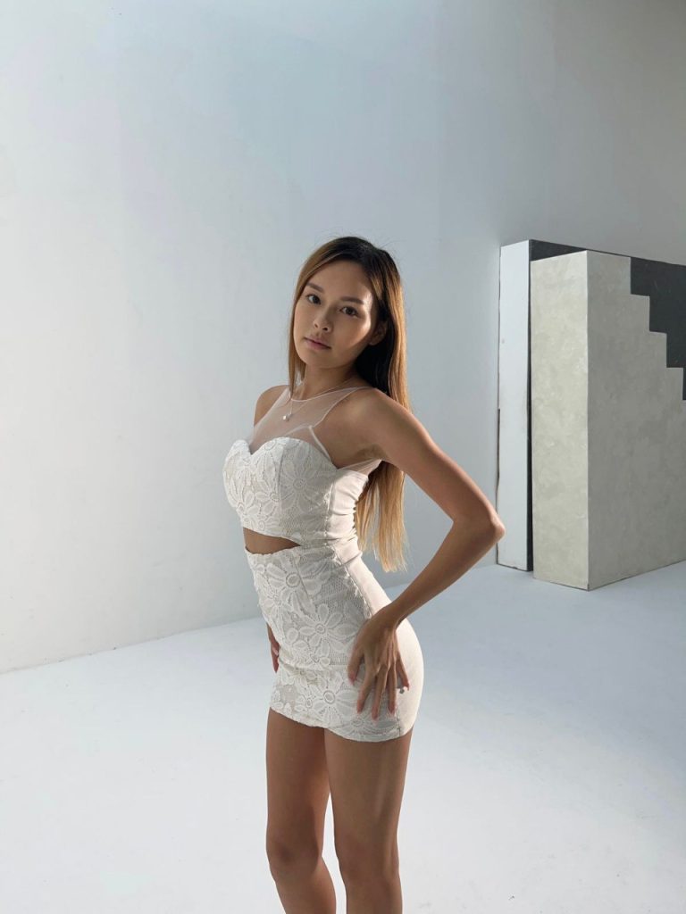 Проститутка Чиккита - грудь 1, рост 165 см, вес 47 кг, цвет волос Брюнетки, национальность Славянки