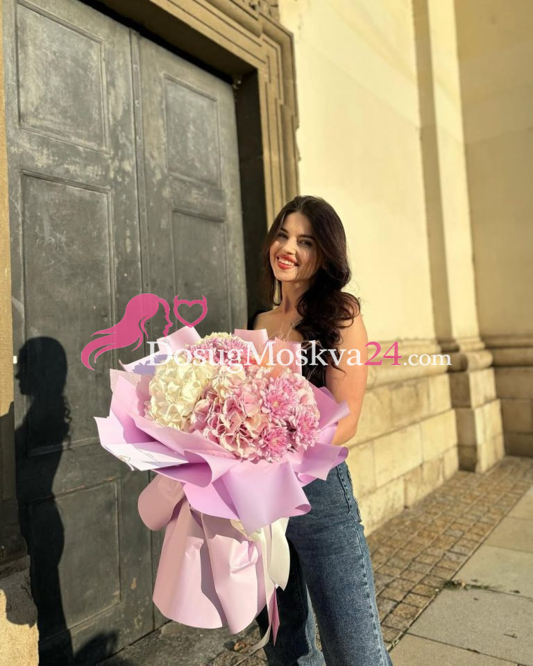 Проститутка Айви - грудь 1, рост 175 см, вес 61 кг, цвет волос Шатенки, национальность Славянки