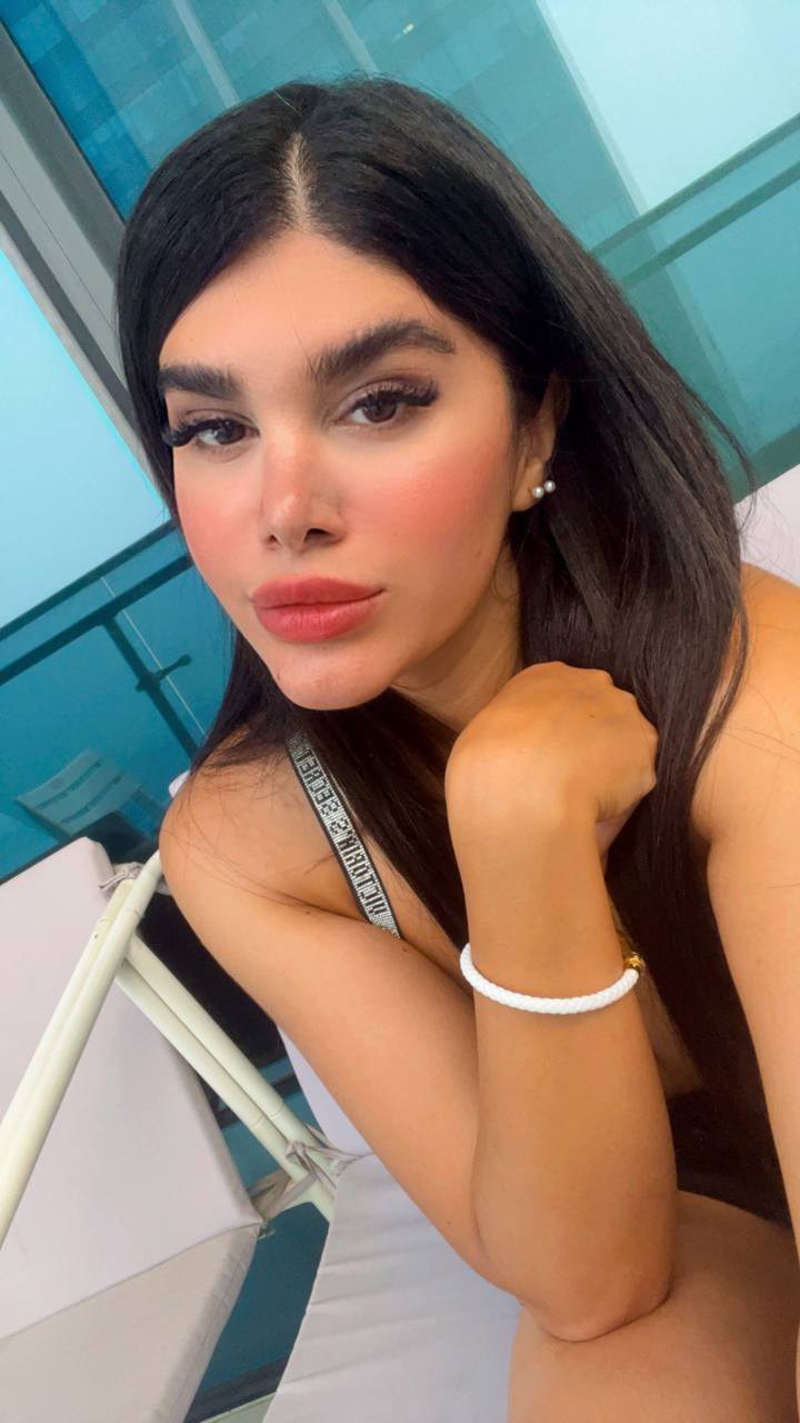 Проститутка Носика - грудь 2, рост 167 см, вес 58 кг, цвет волос Шатенки, национальность Славянки