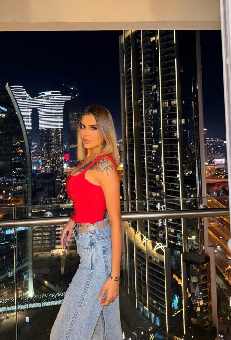 Проститутка Сана - грудь 3, рост 168 см, вес 50 кг, цвет волос Блондинки, национальность Славянки