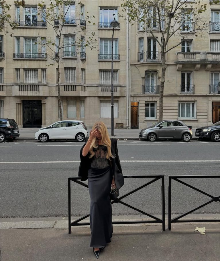 Проститутка Оливия - грудь 2, рост 165 см, вес 55 кг, цвет волос Блондинки, национальность Славянки