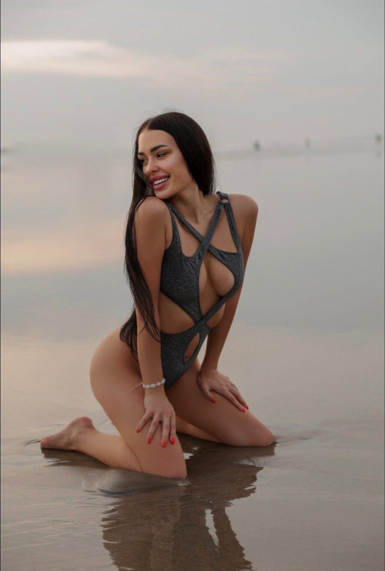 Проститутка Марлен - грудь 2, рост 170 см, вес 55 кг, цвет волос Шатенки, национальность Славянки