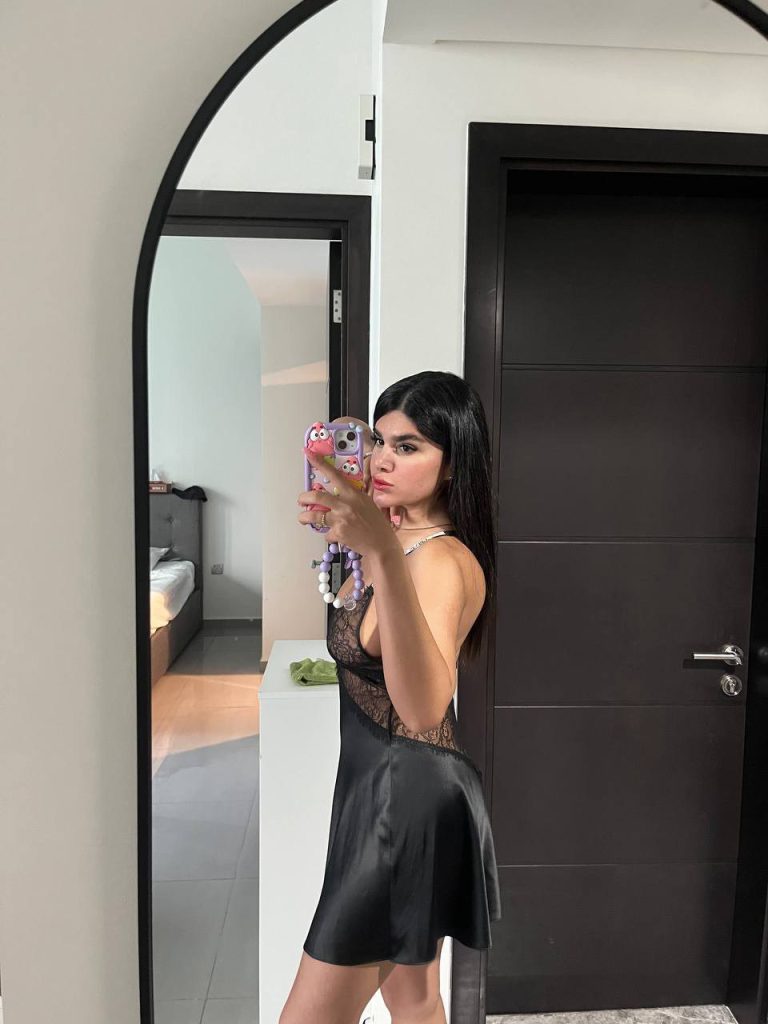 Проститутка Носика - грудь 2, рост 167 см, вес 58 кг, цвет волос Шатенки, национальность Славянки