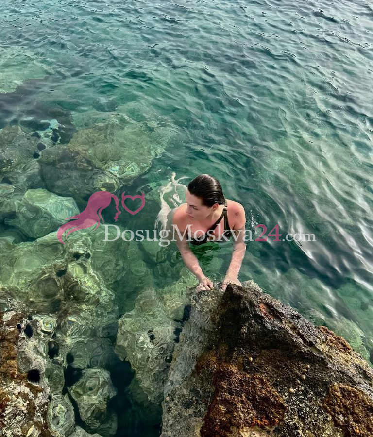 Проститутка Габриэлла - грудь 2, рост 174 см, вес 58 кг, цвет волос Шатенки, национальность Славянки