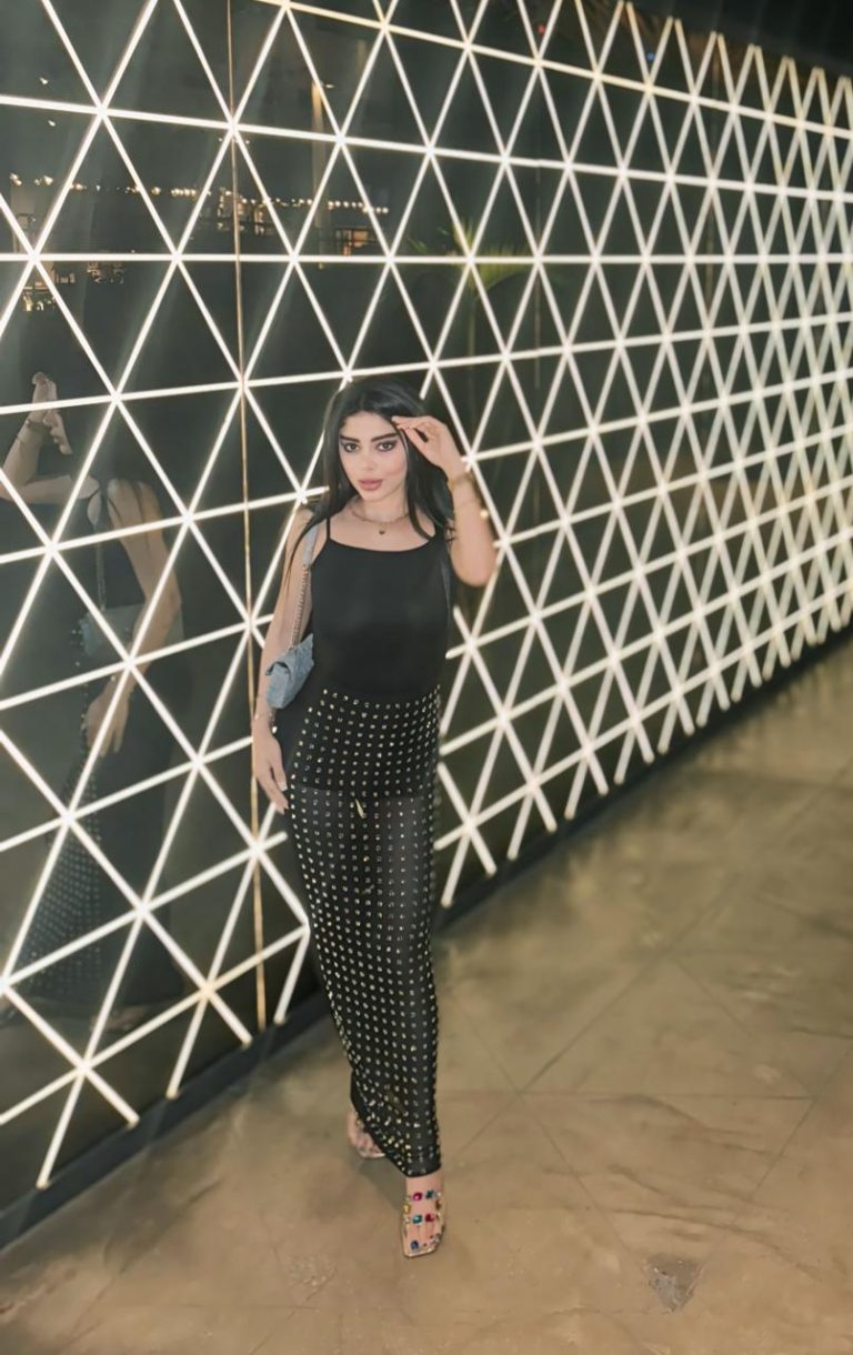 Проститутка Шайми - грудь 1, рост 164 см, вес 50 кг, цвет волос Шатенки, национальность Славянки