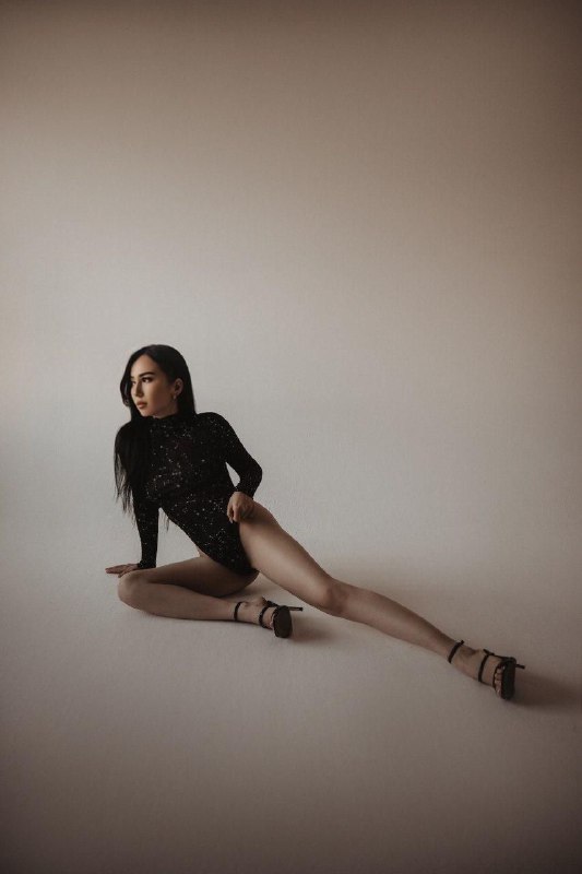 Проститутка Малика - грудь 2, рост 156 см, вес 44 кг, цвет волос Шатенки, национальность Славянки