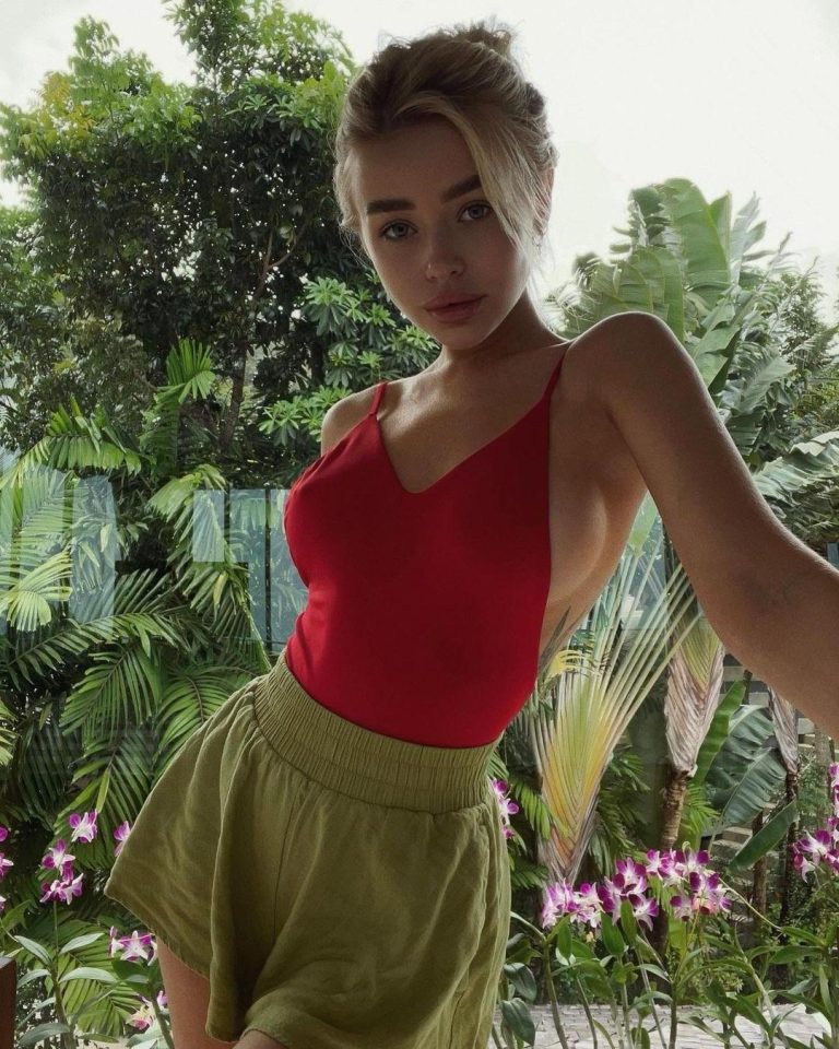 Проститутка Теган - грудь 1, рост 168 см, вес 52 кг, цвет волос Блондинки, национальность Славянки