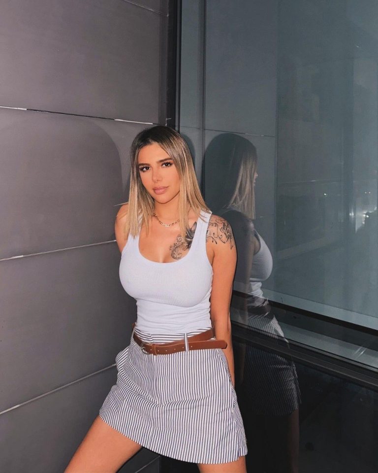 Проститутка Сана - грудь 3, рост 168 см, вес 50 кг, цвет волос Блондинки, национальность Славянки