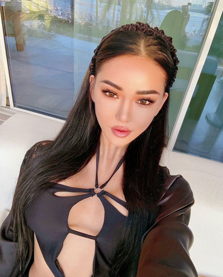 Проститутка Луиза - грудь 2, рост 163 см, вес 47 кг, цвет волос Шатенки, национальность Славянки