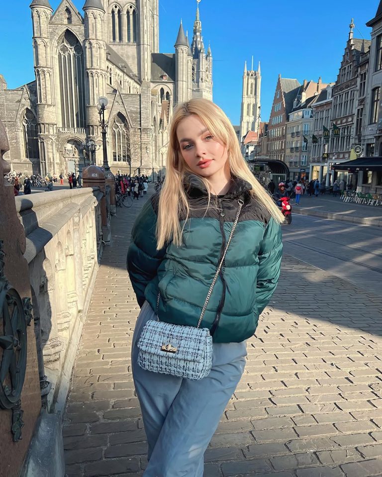 Проститутка Шарлотта - грудь 2, рост 169 см, вес 56 кг, цвет волос Блондинки, национальность Славянки