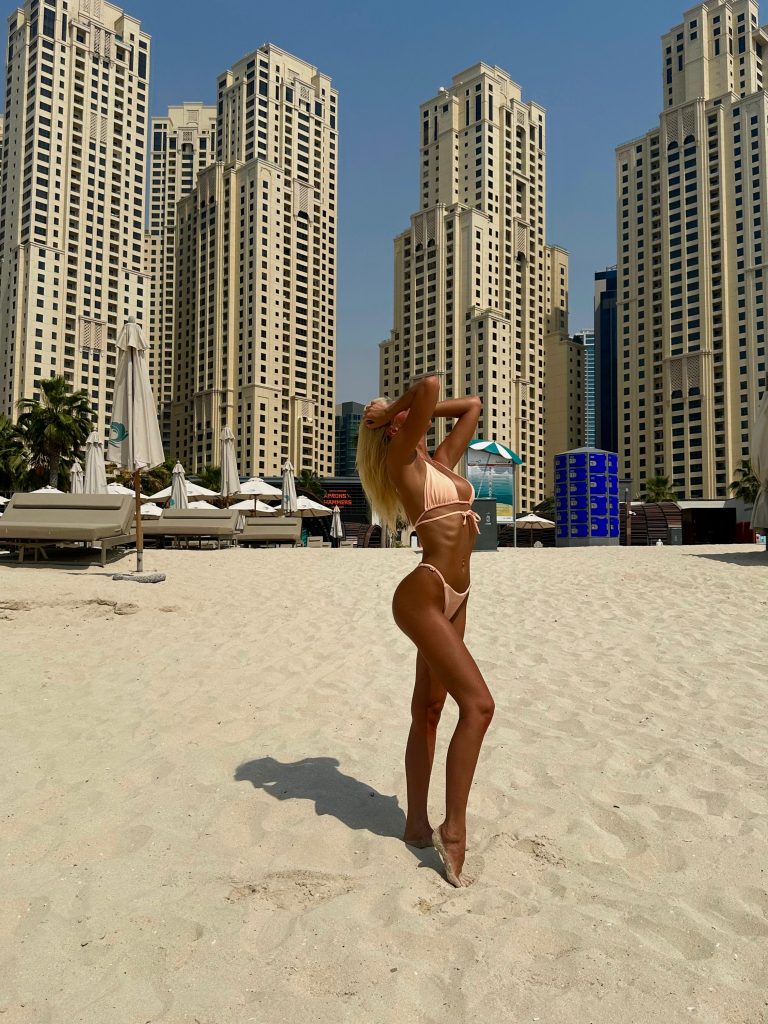 Проститутка Мира - грудь 2, рост 173 см, вес 49 кг, цвет волос Блондинки, национальность Славянки