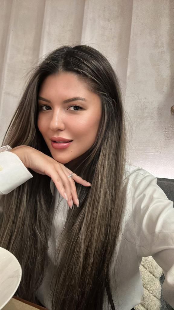 Проститутка Мия - грудь 2, рост 177 см, вес 55 кг, цвет волос Брюнетки, национальность Славянки