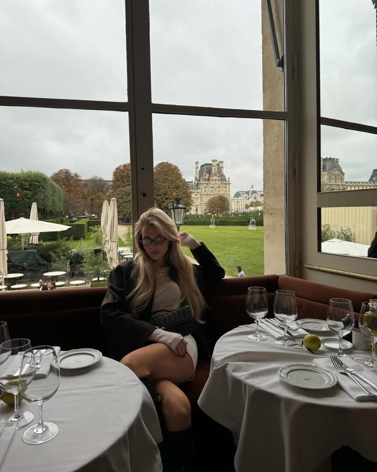 Проститутка Оливия - грудь 2, рост 165 см, вес 55 кг, цвет волос Блондинки, национальность Славянки