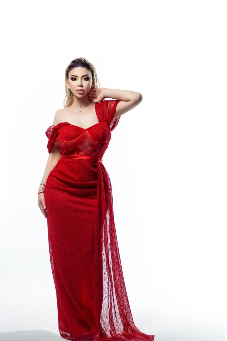 Проститутка Мелинда - грудь 3, рост 165 см, вес 65 кг, цвет волос Блондинки, национальность Славянки