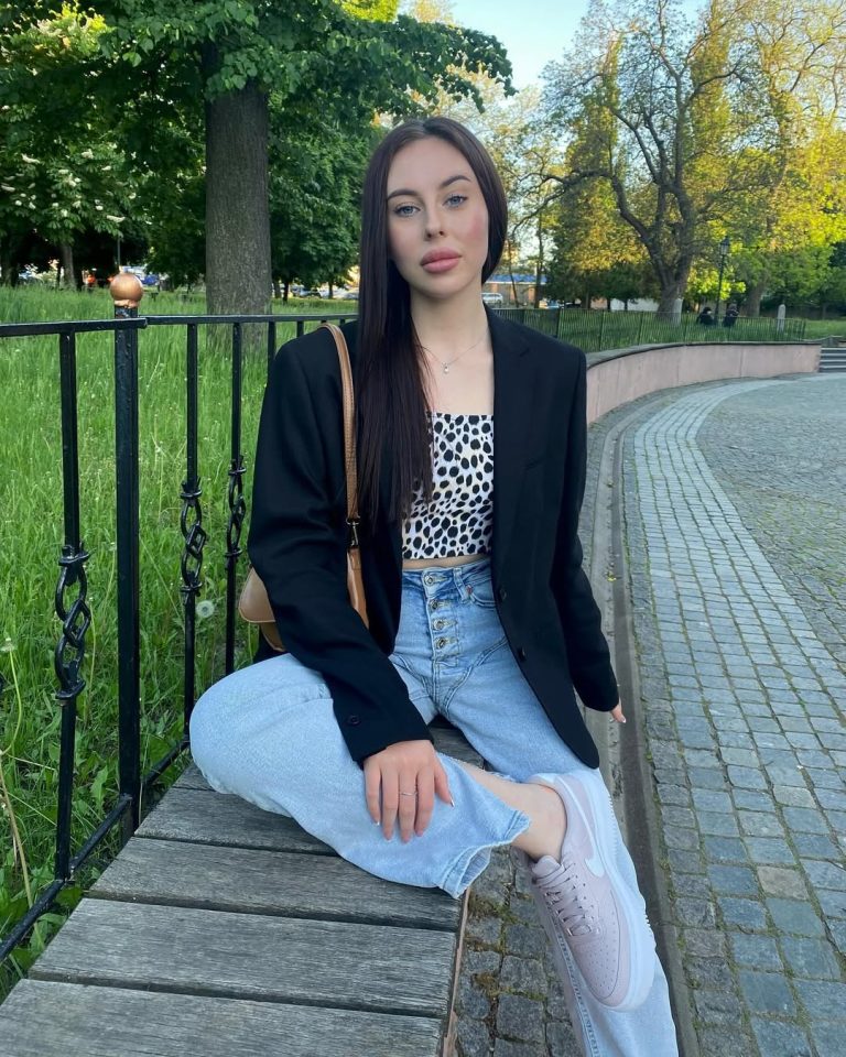 Проститутка Наталья - грудь 1, рост 169 см, вес 57 кг, цвет волос Шатенки, национальность Славянки