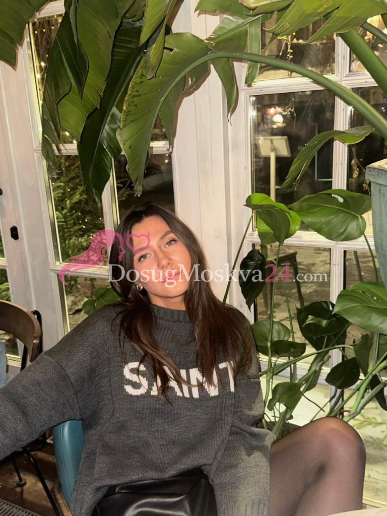 Проститутка Кэри - грудь 2, рост 167 см, вес 51 кг, цвет волос Брюнетки, национальность Славянки