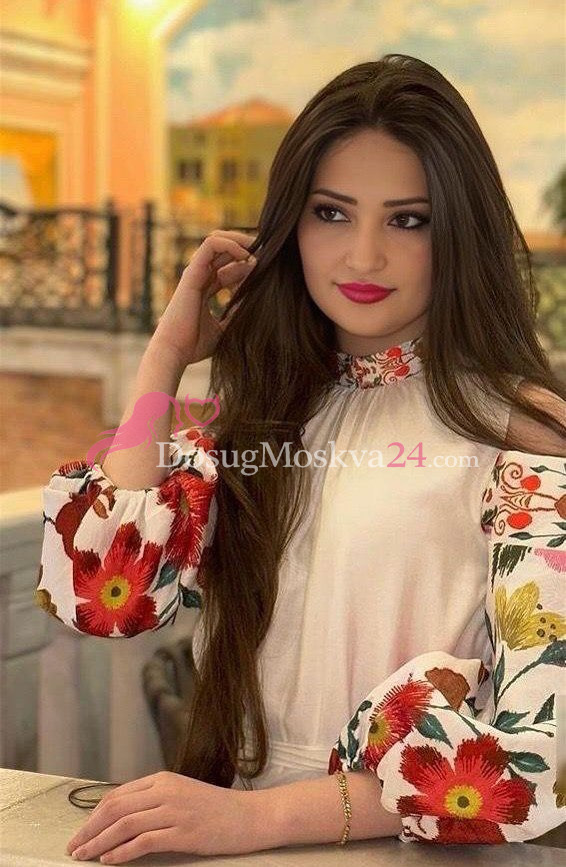 Проститутка Глориана - грудь 2, рост 160 см, вес 61 кг, цвет волос Шатенки, национальность Славянки