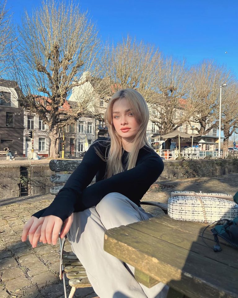 Проститутка Шарлотта - грудь 2, рост 169 см, вес 56 кг, цвет волос Блондинки, национальность Славянки