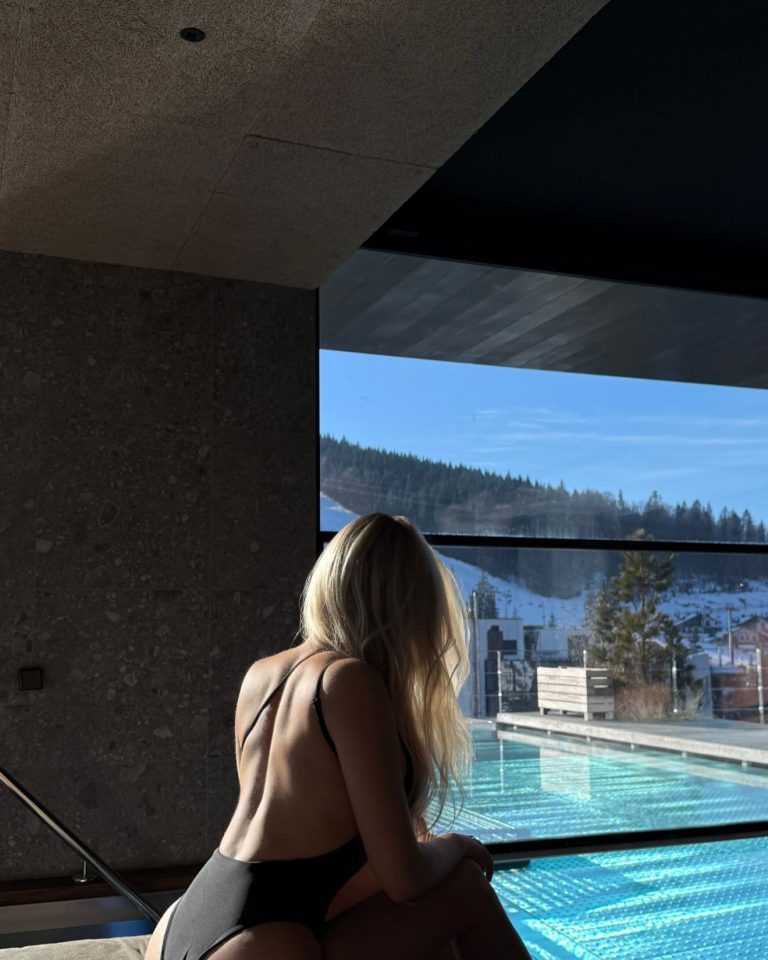 Проститутка Мадлен - грудь 3, рост 172 см, вес 59 кг, цвет волос Блондинки, национальность Славянки