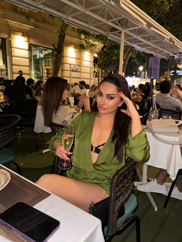 Проститутка Роза - грудь 3, рост 165 см, вес 54 кг, цвет волос Брюнетки, национальность Славянки