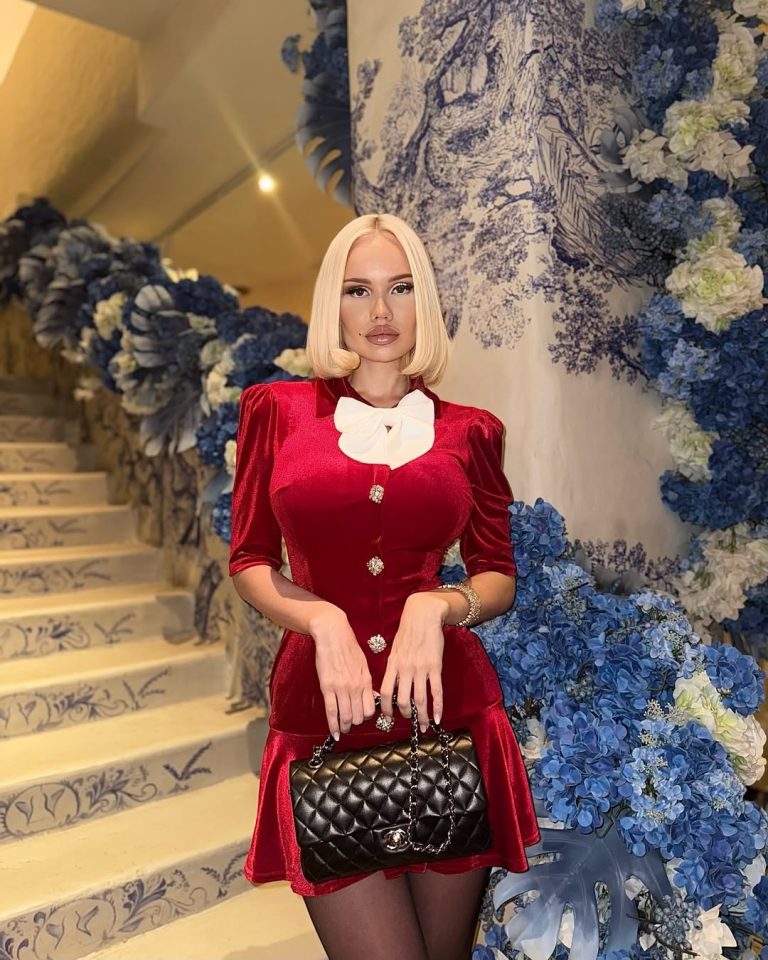 Проститутка Элеонора - грудь 3, рост 172 см, вес 57 кг, цвет волос Блондинки, национальность Славянки