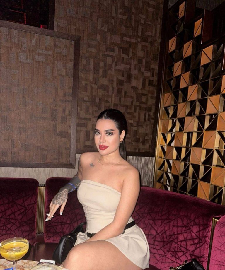 Проститутка Элиза - грудь 3, рост 167 см, вес 57 кг, цвет волос Шатенки, национальность Славянки